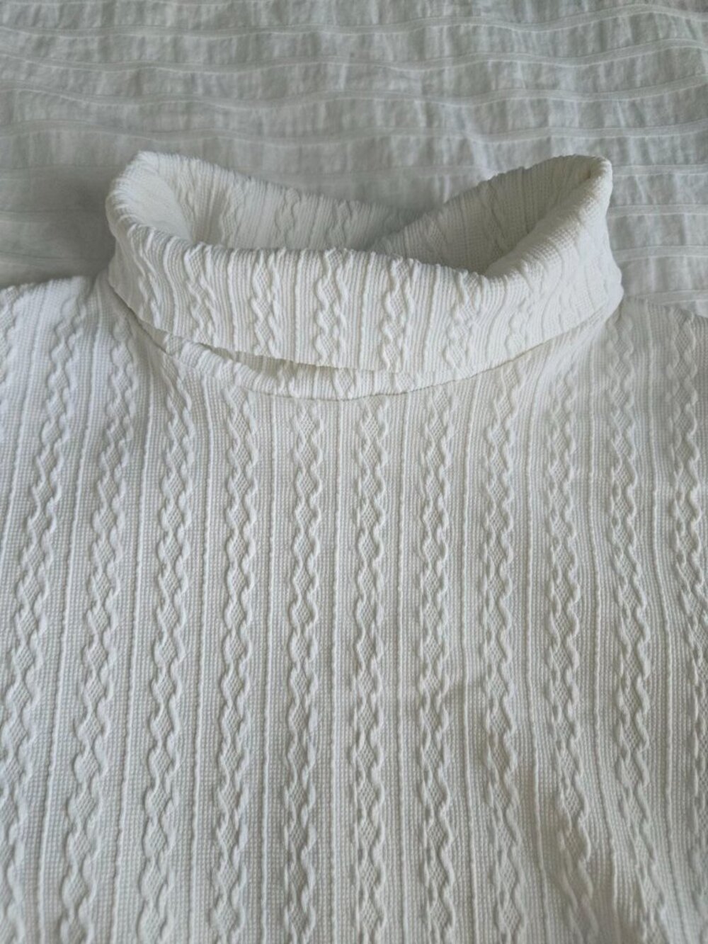 Maternity White Textured Turtleneck Top Size Small Long Sleeve Stretch - Picture 9 of 11